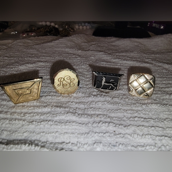 N7 Lot of Four (4) Mismatched Cufflinks - Picture 1 of 1